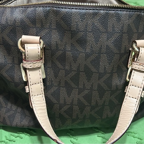 Michael Kors - Picture 1 of 2